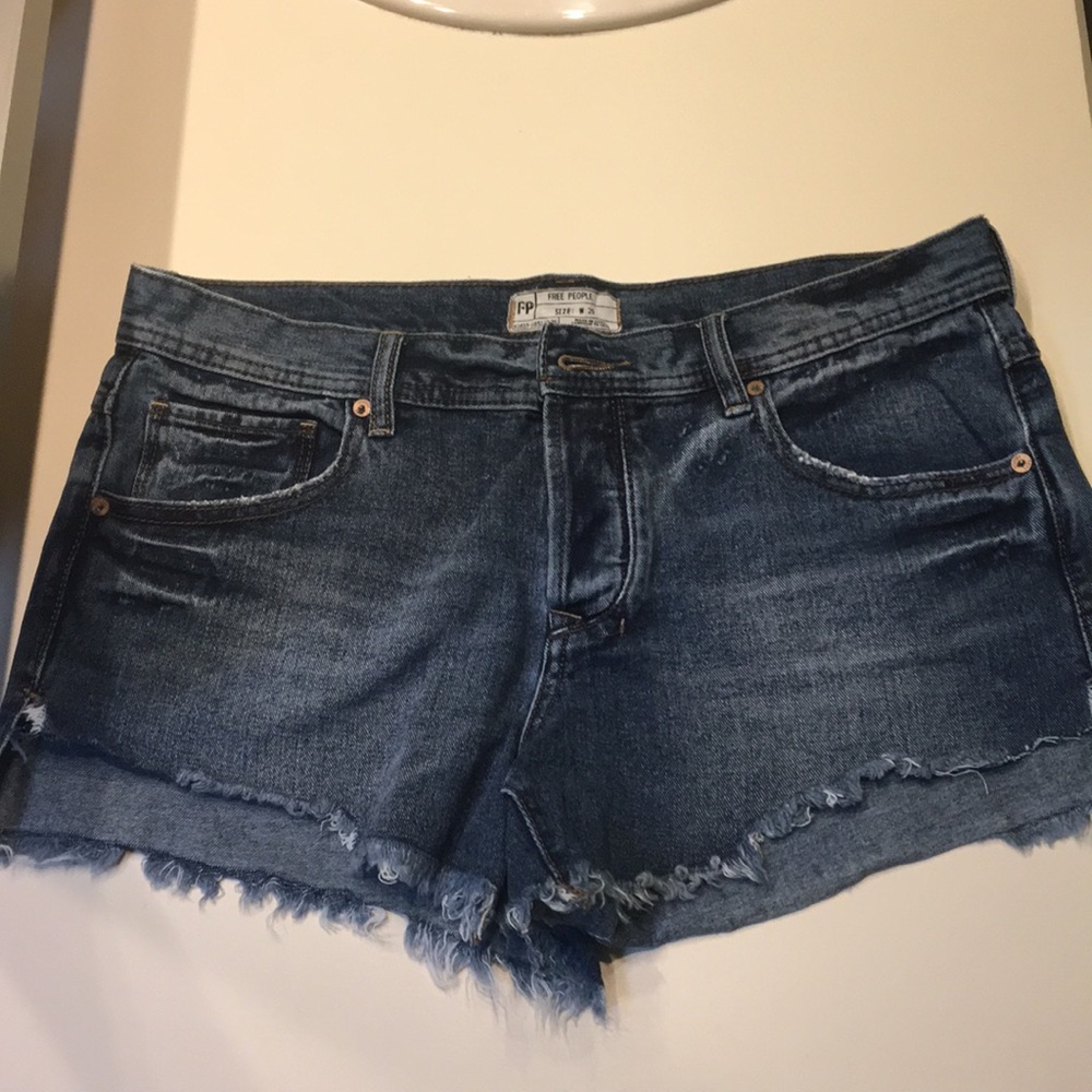 Size 29 Free People frayed shorts